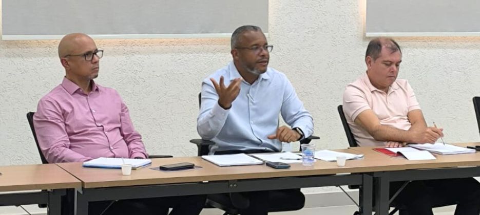 Negociações começam demonstrando como será 'queda de braço' com patrões