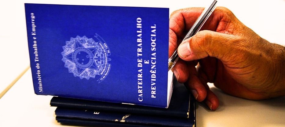 Trabalhador com carteira assinada deve se preparar para possíveis mudanças em 2026
